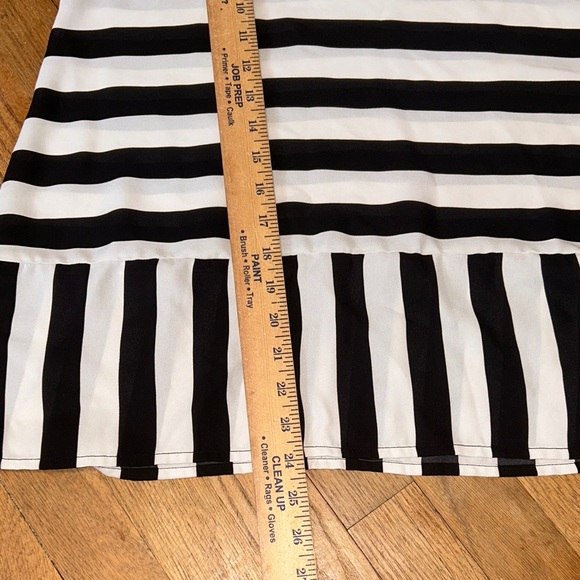 Monteau Black and White Striped Sleeveless Blouse Size S‎ - Picture 7 of 7